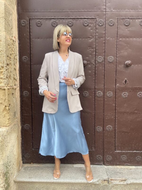 Chaqueta Sofia beige.