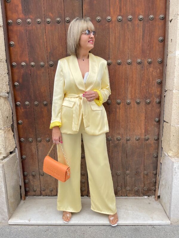 Conjunto Galaxy yellow. - Imagen 2