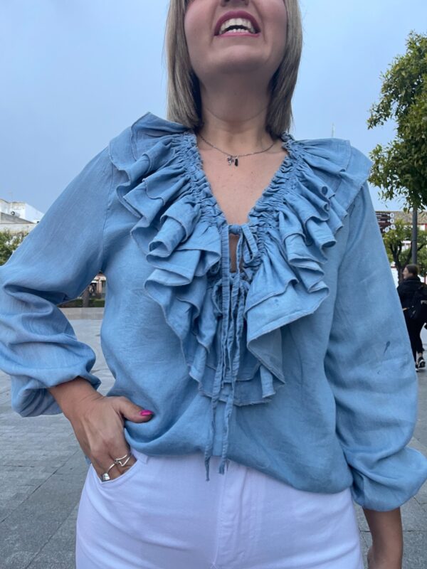 Camisa denim volantes en “V” - Imagen 5