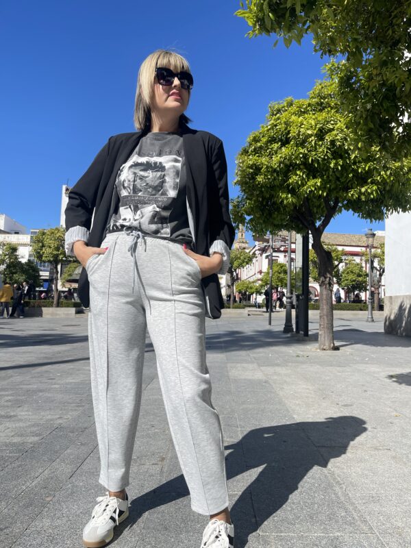 Pantalón globo gris. - Imagen 3