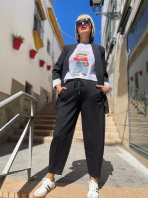 Pantalón globo negro.