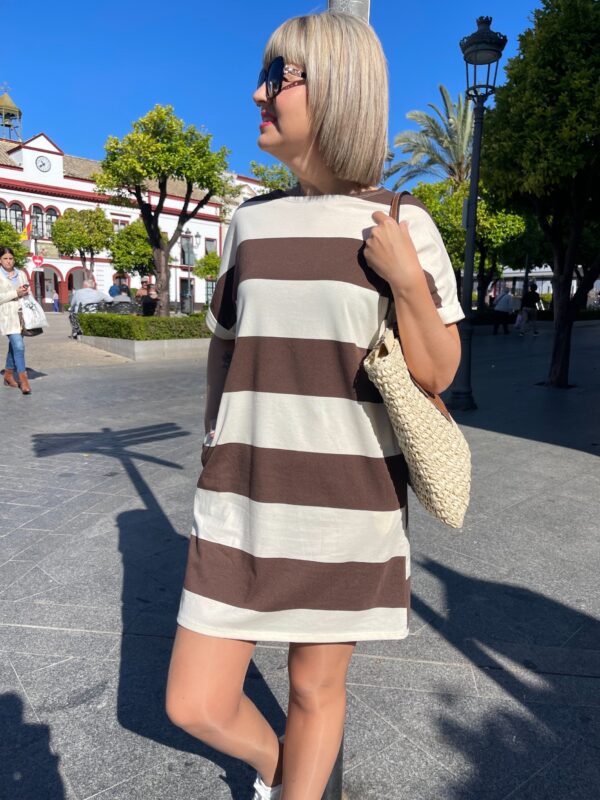 Vestido franjas marrón chocolate. - Imagen 3