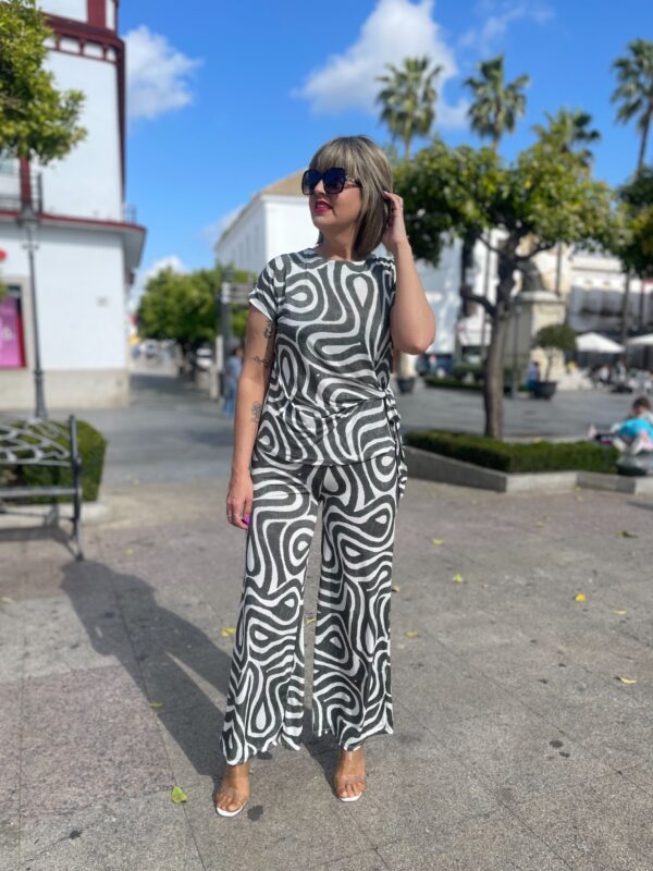 Conjunto Lorena verde. - Imagen 4
