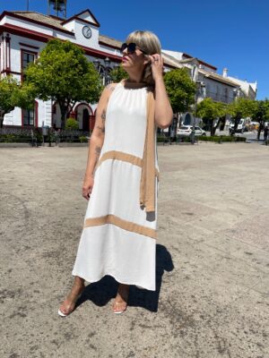 Vestido Anáis beige.