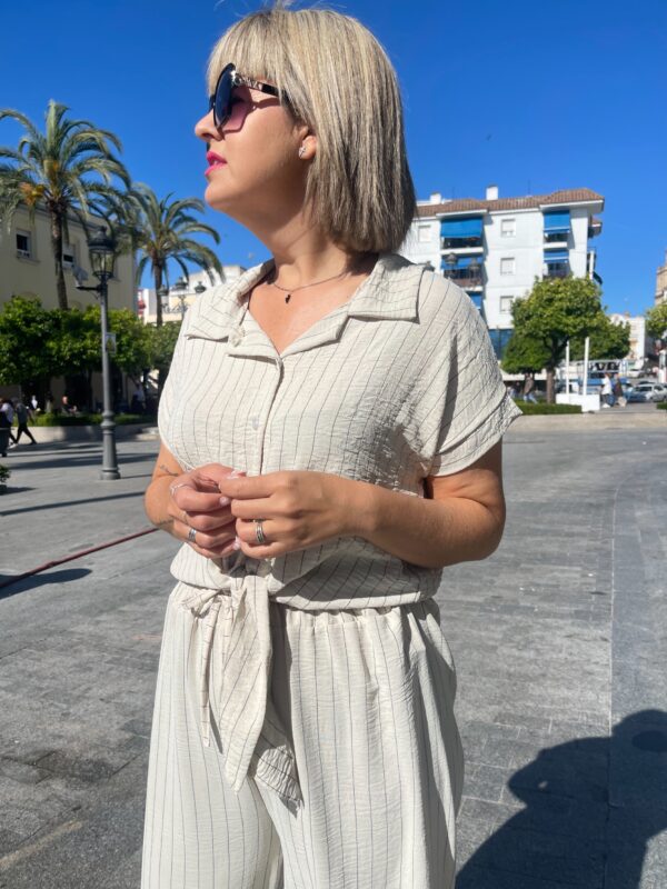 Conjunto Urban Tailor beige. - Imagen 4
