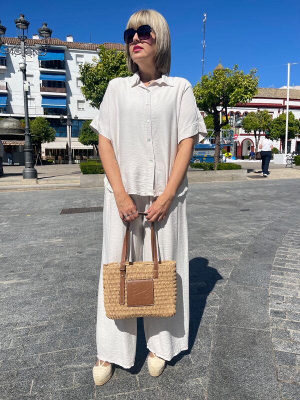 Conjunto DUTTI beige. - Imagen 2