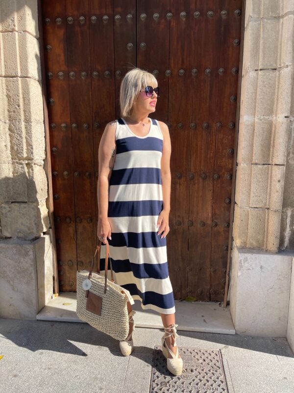 Vestido largo franjas azul. - Imagen 4