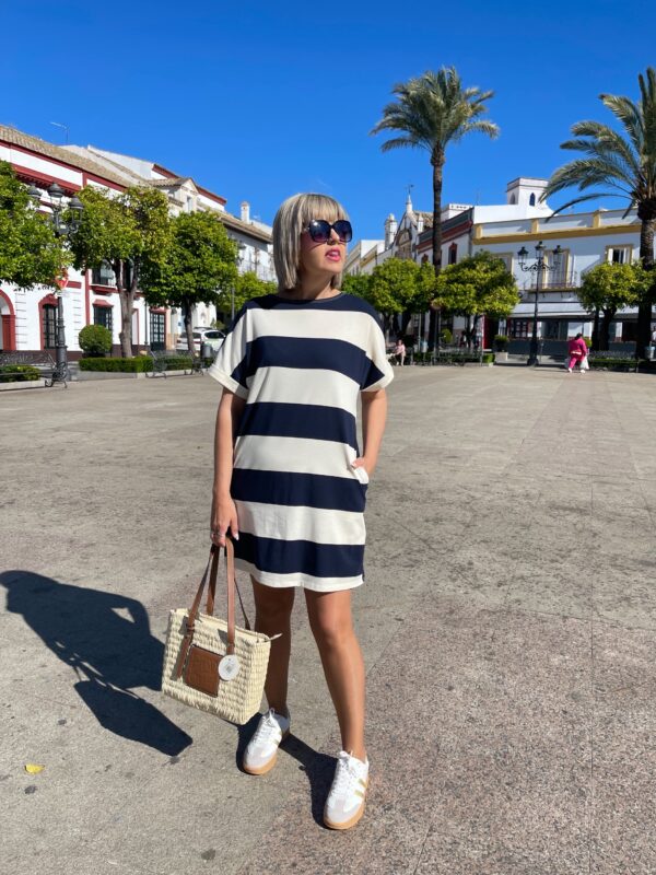 Vestido franjas azul. - Imagen 4