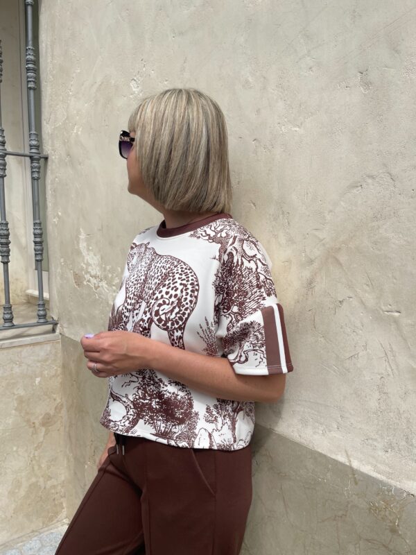 Camiseta Tiger marrón chocolate. - Imagen 4