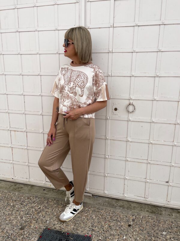 Camiseta Tiger camel. - Imagen 3