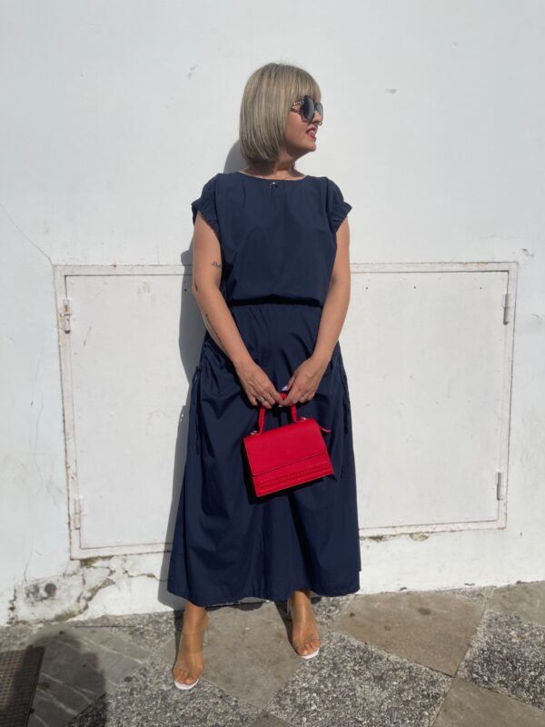 Conjunto Elite chic azul marino.