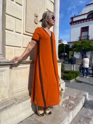 Vestido Chloe manga corta teja.