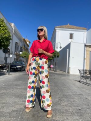 Pantalón maxi-lunar multicolor.