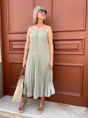 Vestido plisado lino verde.