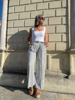 Pantalón multi-ralla verde.