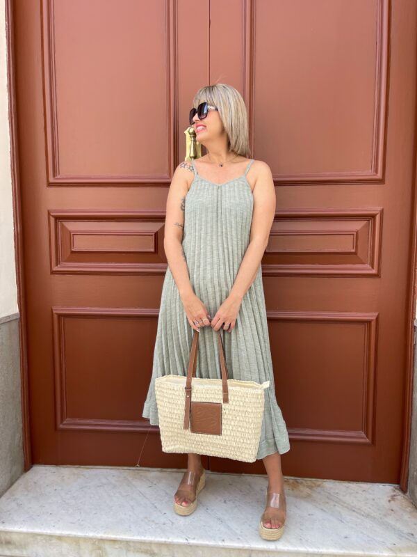 Vestido plisado lino verde. - Imagen 5