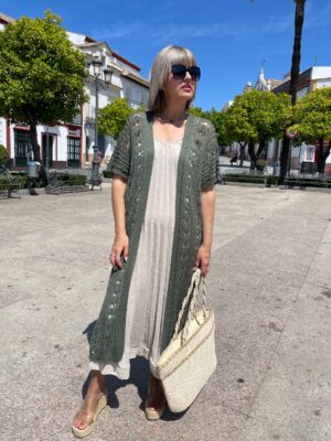 Cardigan largo calado verde.