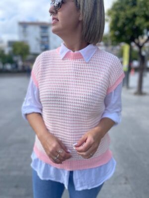 Chaleco hilo rosa.