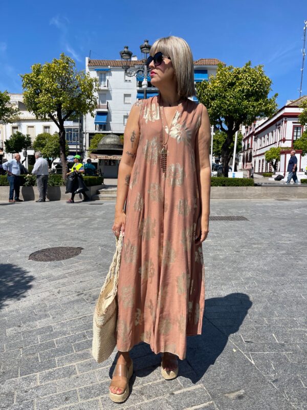 Vestido hojas gold beige. - Imagen 2