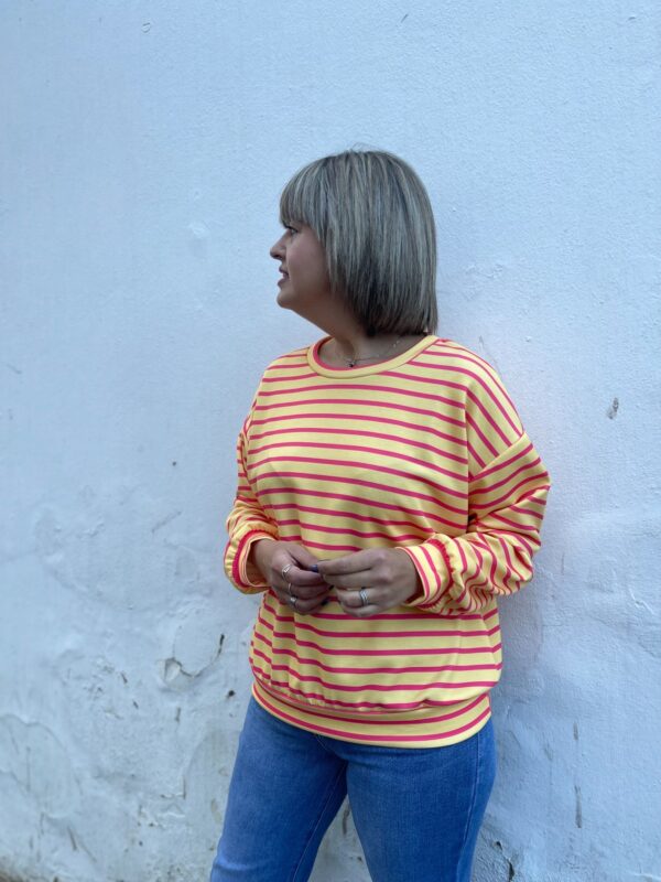 Sudadera rayas amarilla. - Imagen 4