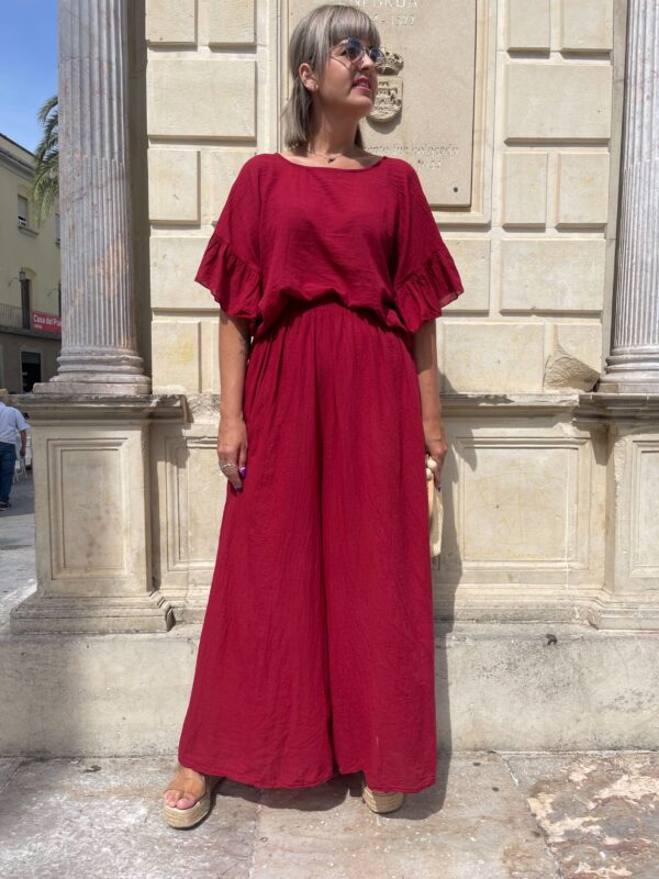 Conjunto Soft pantalón efecto falda burdeos.