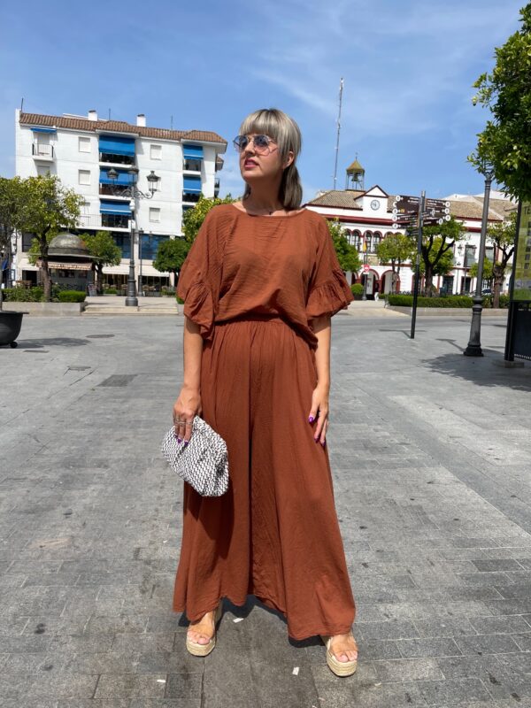 Conjunto Soft pantalón efecto falda teja. - Imagen 2