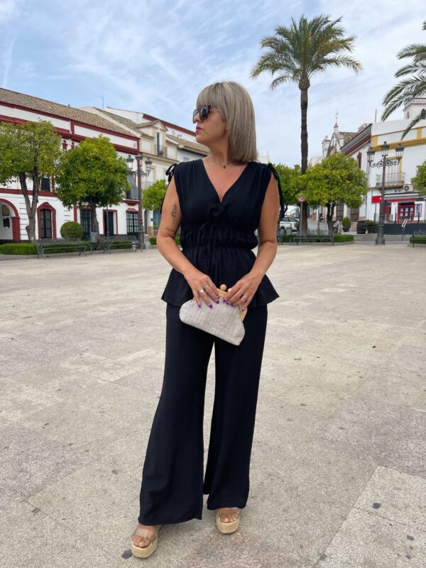 Conjunto Silvia negro. - Imagen 2