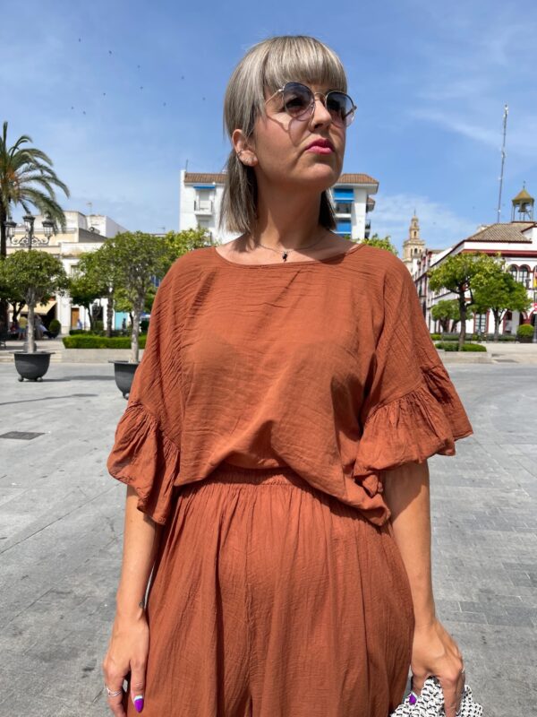Conjunto Soft pantalón efecto falda teja. - Imagen 4