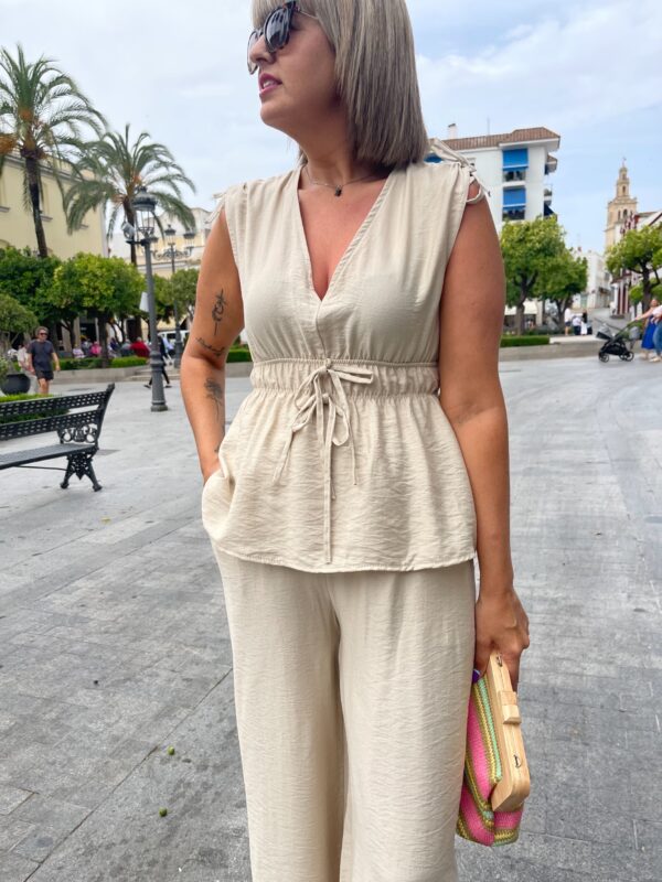Conjunto Silvia beige. - Imagen 4