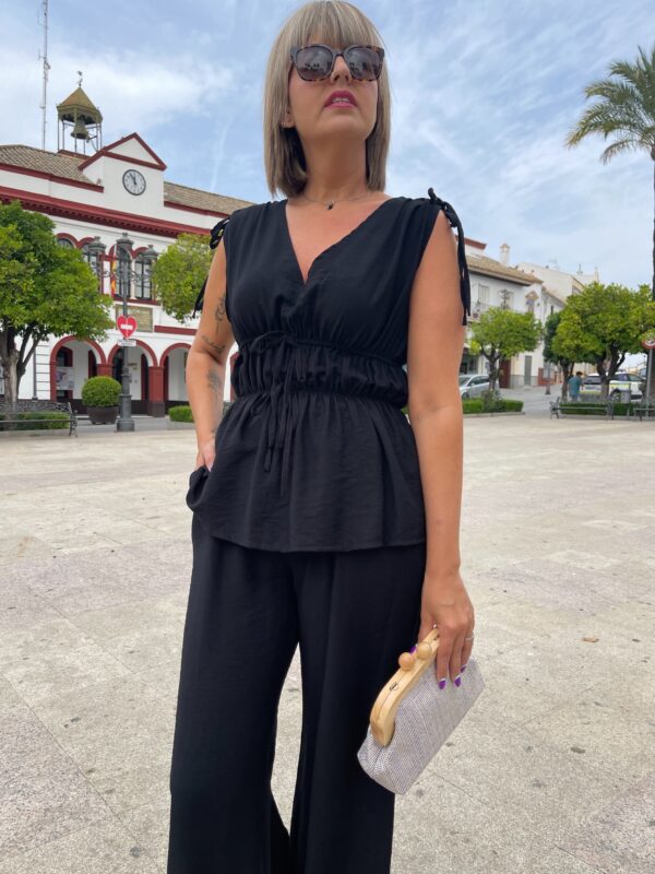 Conjunto Silvia negro. - Imagen 4