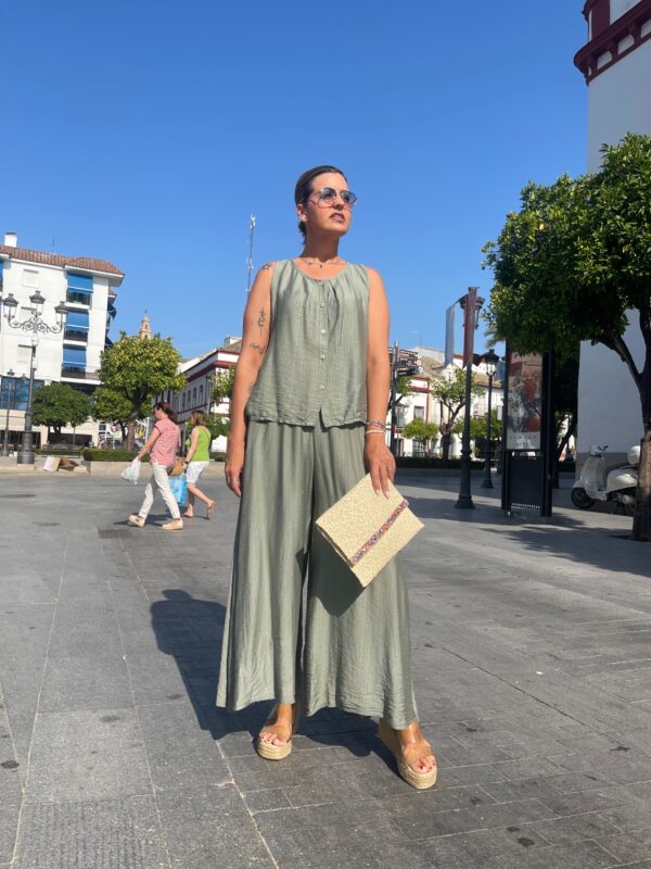 Conjunto Brisa (pantalón efecto falda) verde. - Imagen 2
