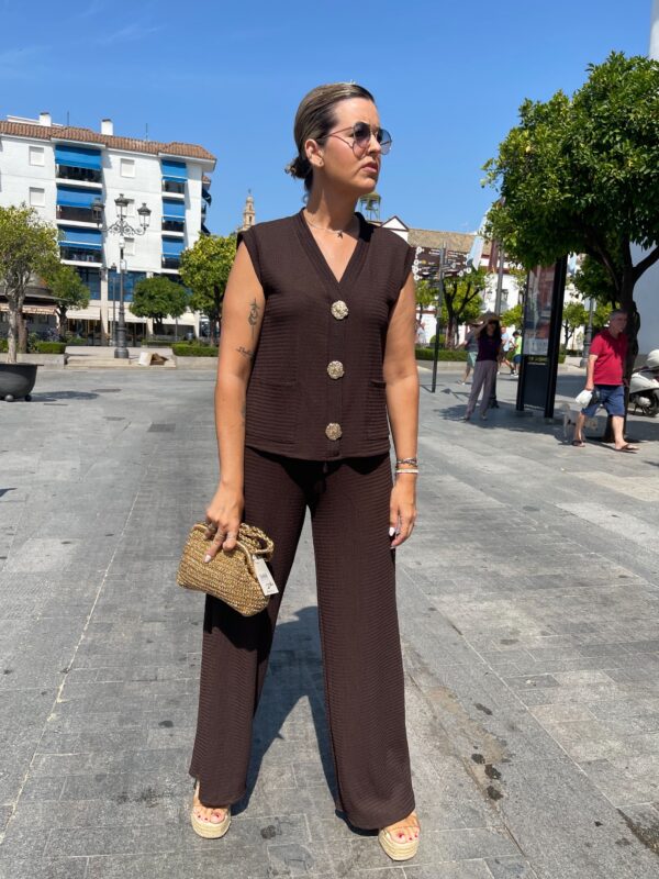 Conjunto Easy Flow marrón chocolate. - Imagen 5