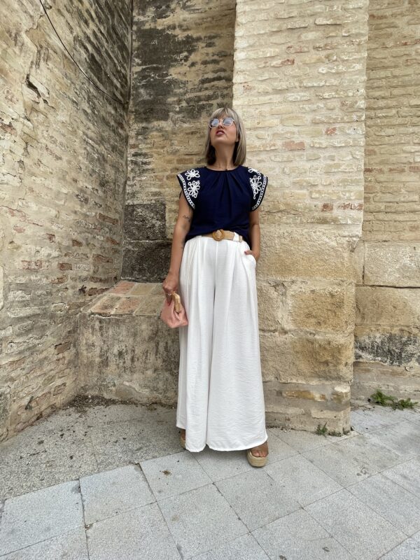 Pantalon, cinturón, pinzas blanco. - Imagen 2