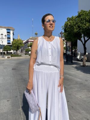 Conjunto Brisa (pantalón efecto falda) blanco.