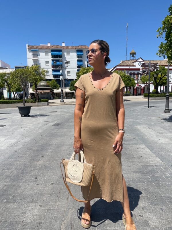 Vestido confort camel. - Imagen 4