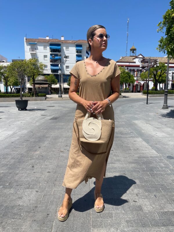 Vestido confort camel. - Imagen 3