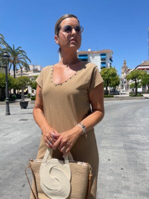 Vestido confort camel.