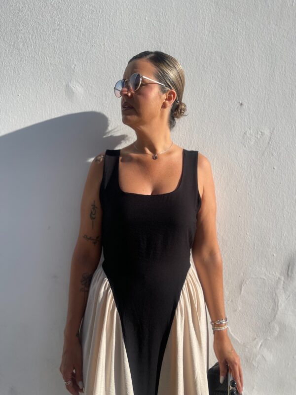 Vestido Iris beige-negro. - Imagen 4
