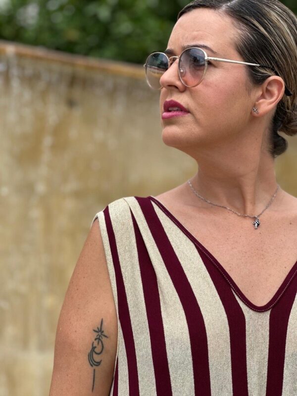 Maxi Vestido Deluxe burdeos. - Imagen 4