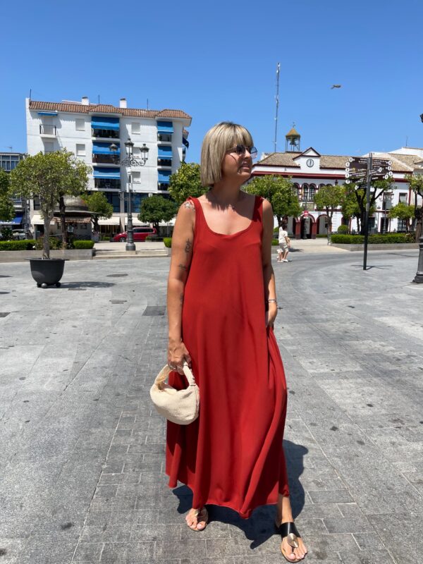 Vestido básico bolsillos teja. - Imagen 2
