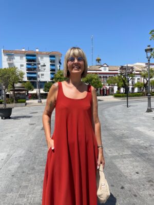 Vestido básico bolsillos teja.