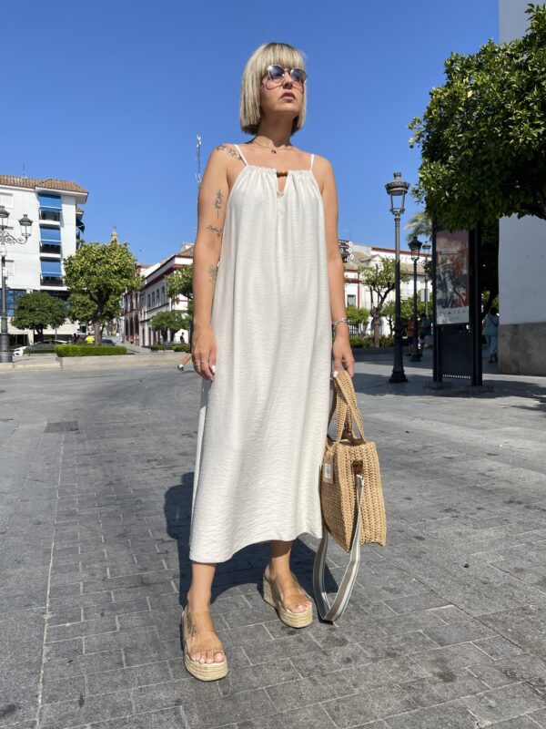 Vestido básico bolas beige. - Imagen 4