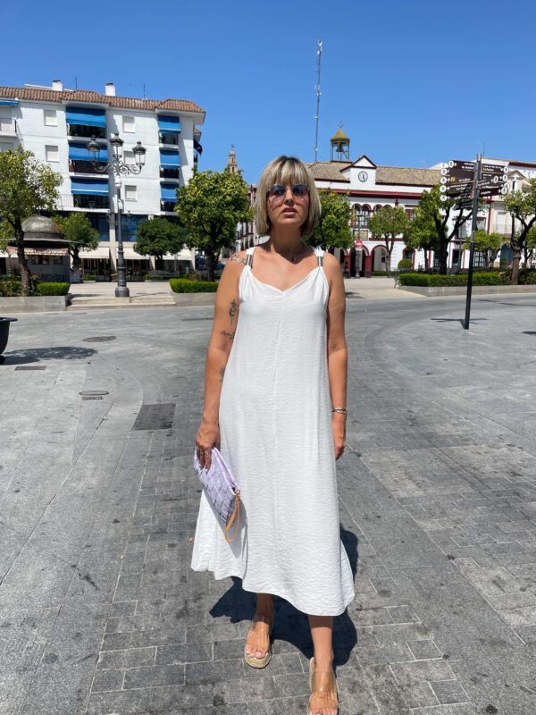 Vestido argollas beige.