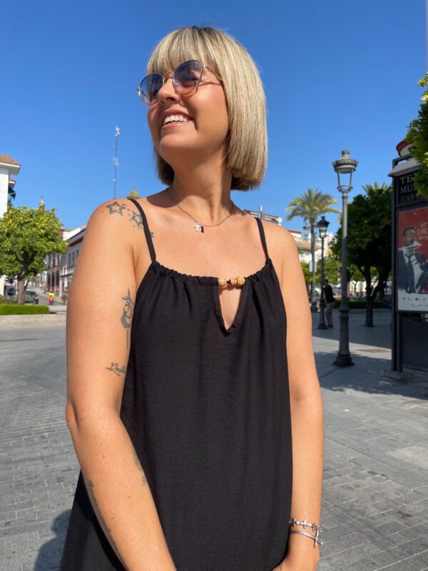 Vestido básico bolas negro.