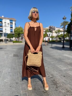 Vestido básico bolas marrón chocolate.
