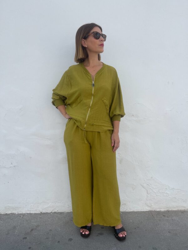 Conjunto Urban glow pistacho. - Imagen 2