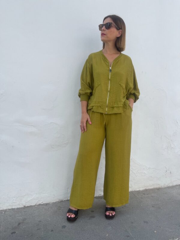 Conjunto Urban glow pistacho.