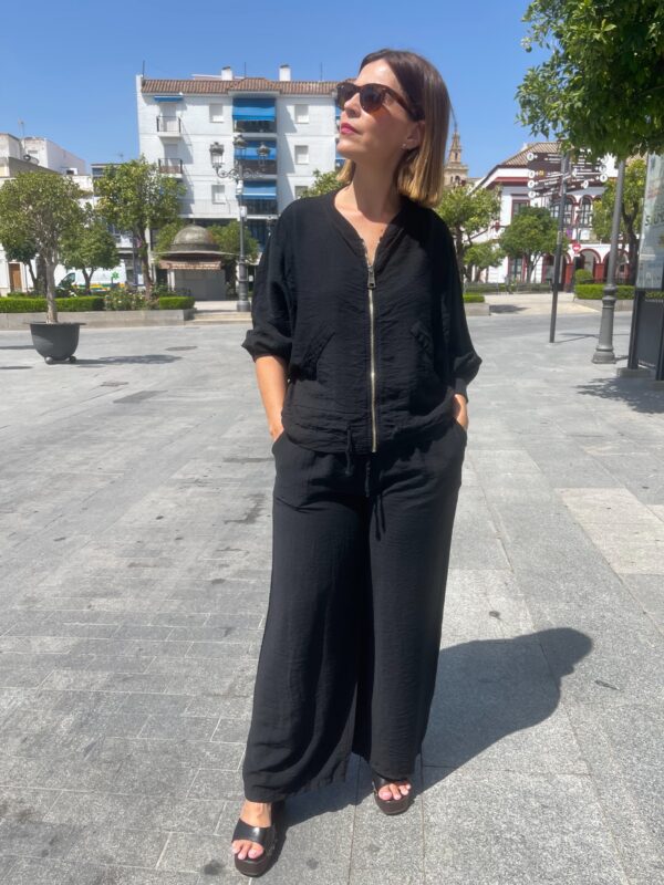 Conjunto Urban Glow negro. - Imagen 4