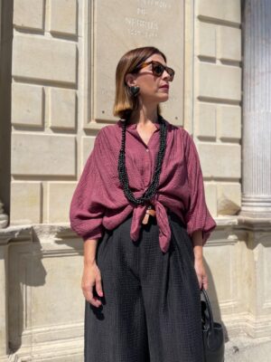 Camisa bambula oversize burdeos.