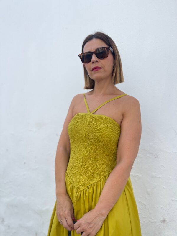 Vestido vida mostaza. - Imagen 2